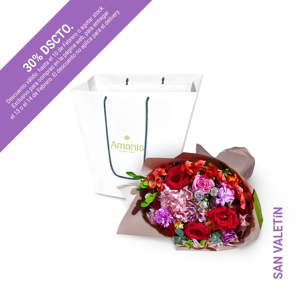 Un delicado arreglo con 8 rosas en tonos suaves entre coral, rosa y morado, acompañado de gerberas, minirosas, claveles y lisianthus en tonalidades pastel que acompañan y follaje variado. Presentado en un elegante box cilíndrico de 15x15 cm, con altura final variable dependiendo del tipo de arreglo. Incluye tarjeta de cuidados y dedicatoria personalizada.